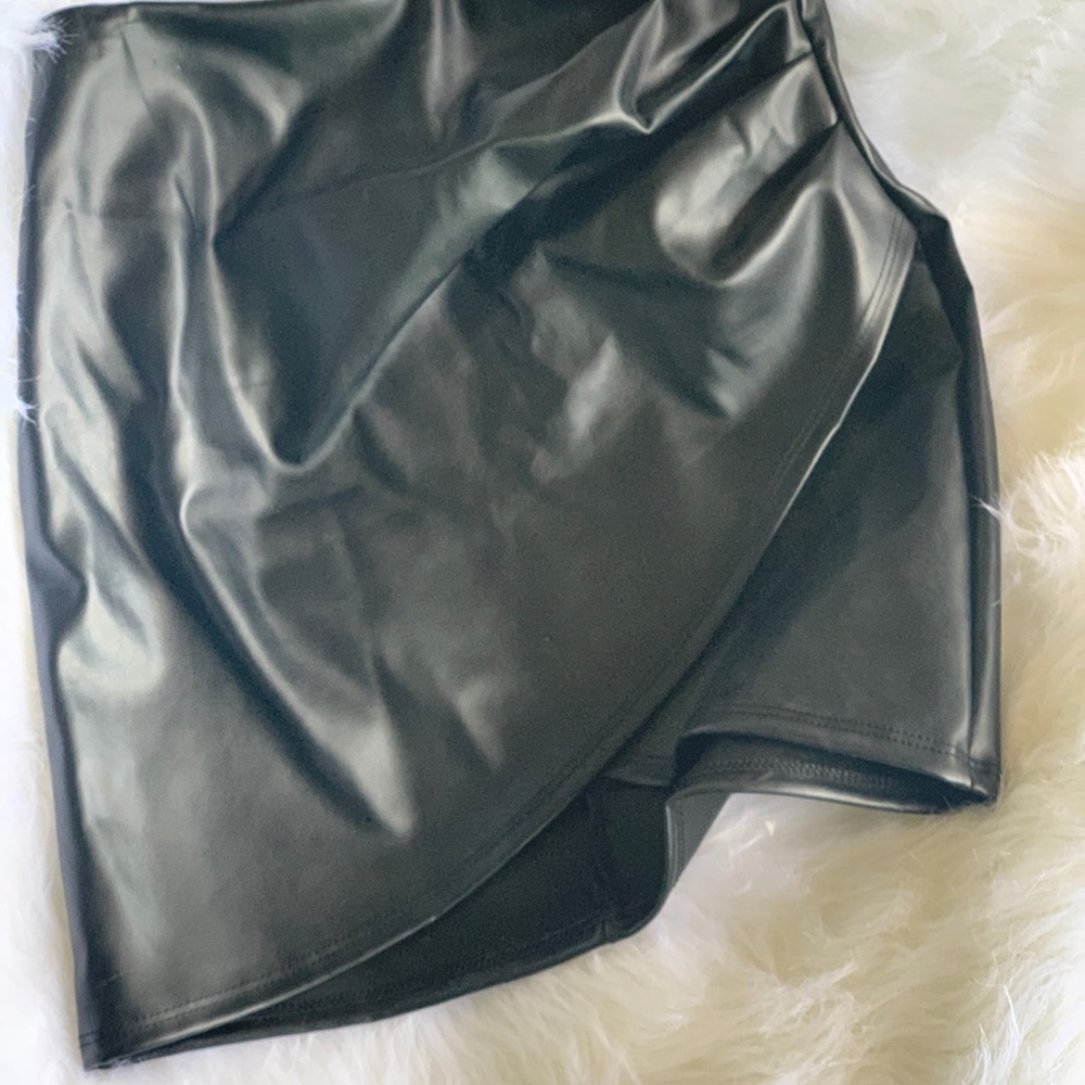Black Leather Minit skirt from Windsor